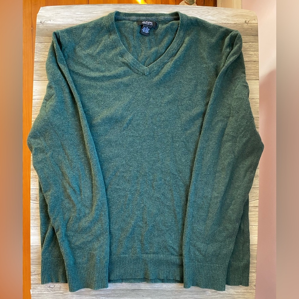 Alfani Mens sweater in forest green